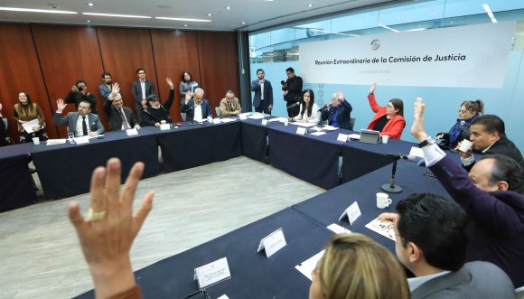 Comisión de Justicia del Senado aprueba renuncia de Arturo Zaldívar