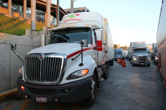 F-Hbas3boAASi72 Anuncian entrega de primeras despensas en Acapulco a damnificados