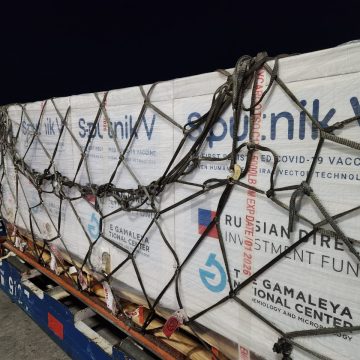 Arriban a México 592 mil dosis de Sputnik V contra COVID-19
