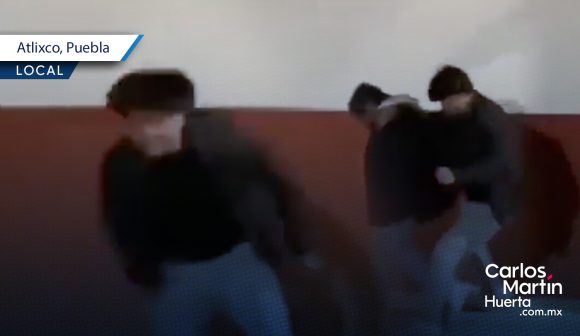 Portada Joven patea y tira a indigente en Atlixco; lo sube a sus redes sociales CMH Joven patea y tira a indigente en Atlixco; lo sube a sus redes sociales