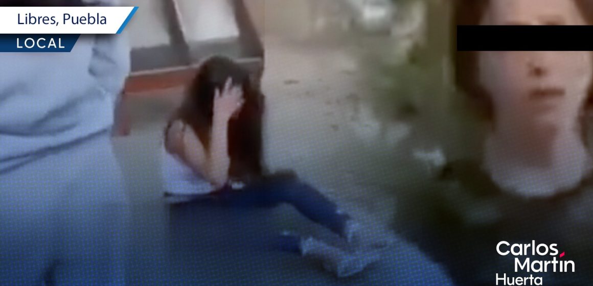 Jovencitas golpean a compañera de la secundaria Manuel Ávila Camacho de Libres