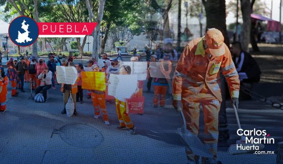 “Naranjitas” protestan frente a Palacio Municipal de Puebla; exigen sus ahorros