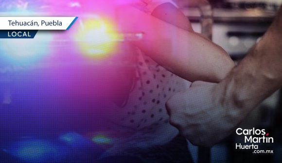 Mujer termina con su pareja y este la apuñala en Tehuacán