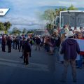 Con protestas pobladores piden a cementos Cruz Azul reparar carreteras