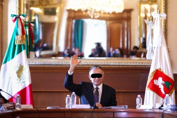 Fiscalía del Edomex solicita ficha roja contra alcalde de Toluca