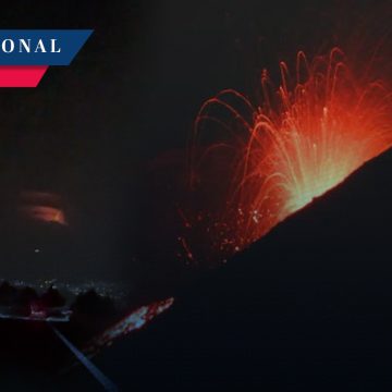 (VIDEO) Volcán Etna expulsa lava y ceniza