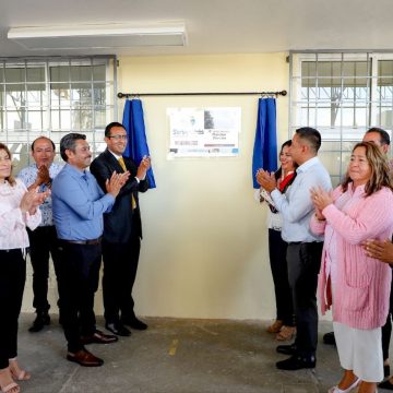 Inauguran rehabilitación de Primaria 24 de febrero en Tlaxcalancingo