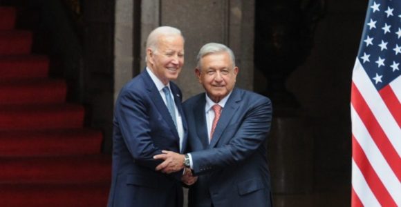 Biden y AMLO hablan por teléfono sobre desafíos en la frontera