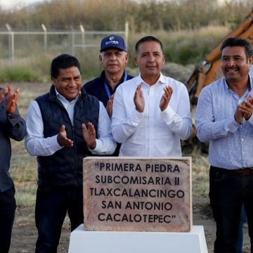 Colocan la primera piedra de la subcomisaría II Tlaxcalancingo-Cacalotepec