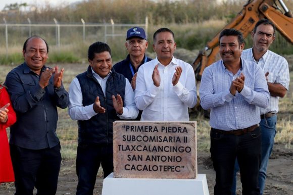 Colocan la primera piedra de la subcomisaría II Tlaxcalancingo-Cacalotepec