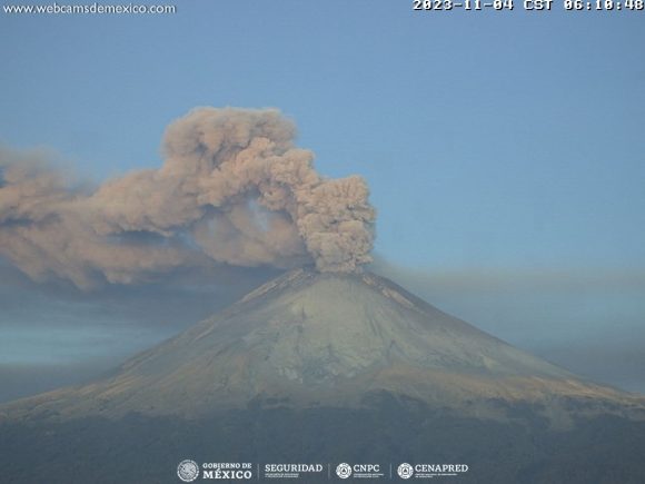 p1104237 Intensa actividad en el volcán Popocatépetl