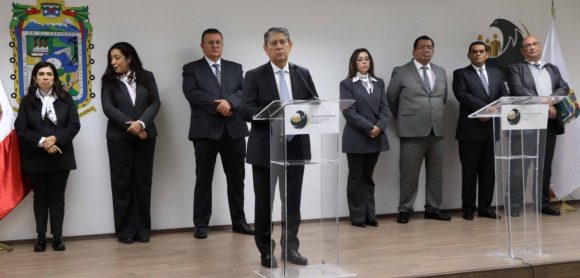 FGE detuvo a 10 personas al investigar robo de vehículos con mercancía