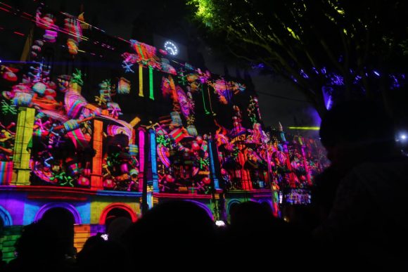 Inician proyecciones del video mapping ‘Destello de los Ángeles’