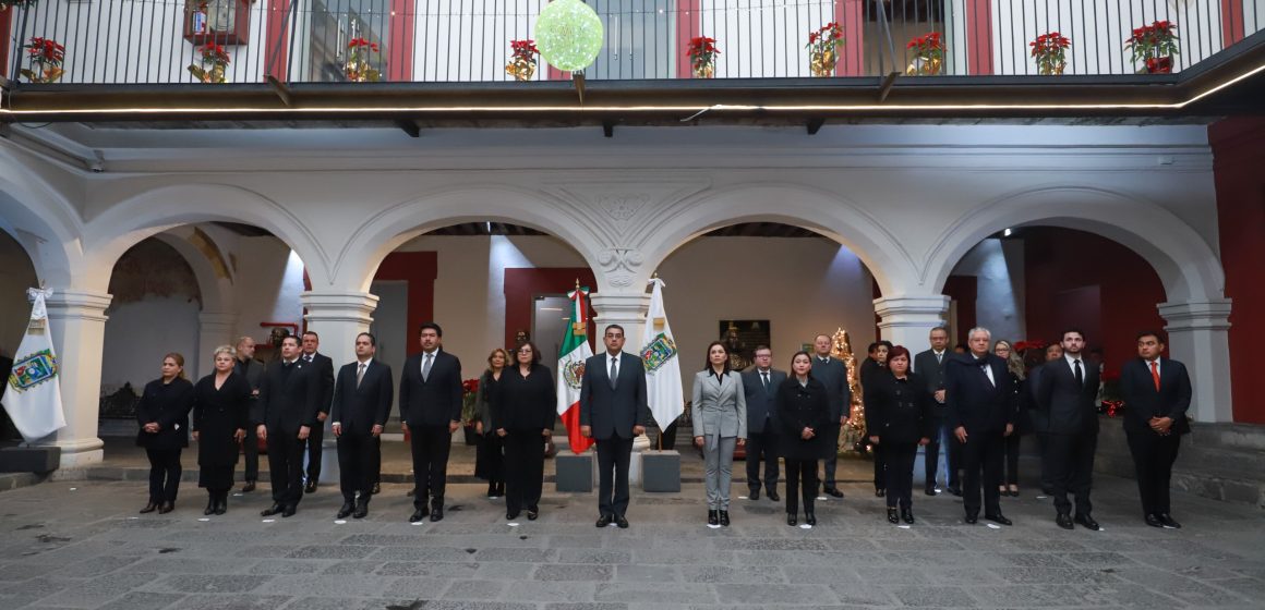 Céspedes Peregrina encabezó ceremonia del quinto aniversario luctuoso de los exgobernadores Martha Erika Alonso y Rafael Moreno Valle