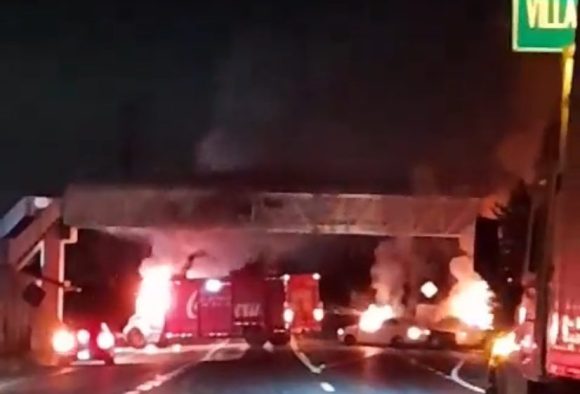 Bloqueos Tabasco Tabasco vive bloqueos y quema de vehículos