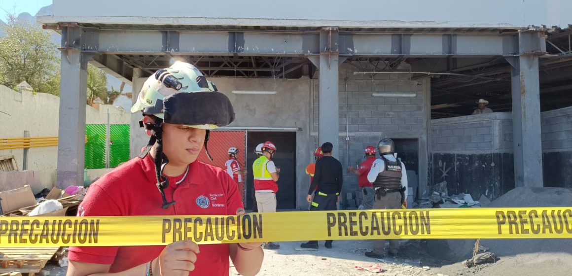 Mueren cuatro trabajadores por caída de elevador de carga en Monterrey