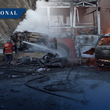 (VIDEO) Carambola e incendio en autopista de Venezuela deja ocho muertos