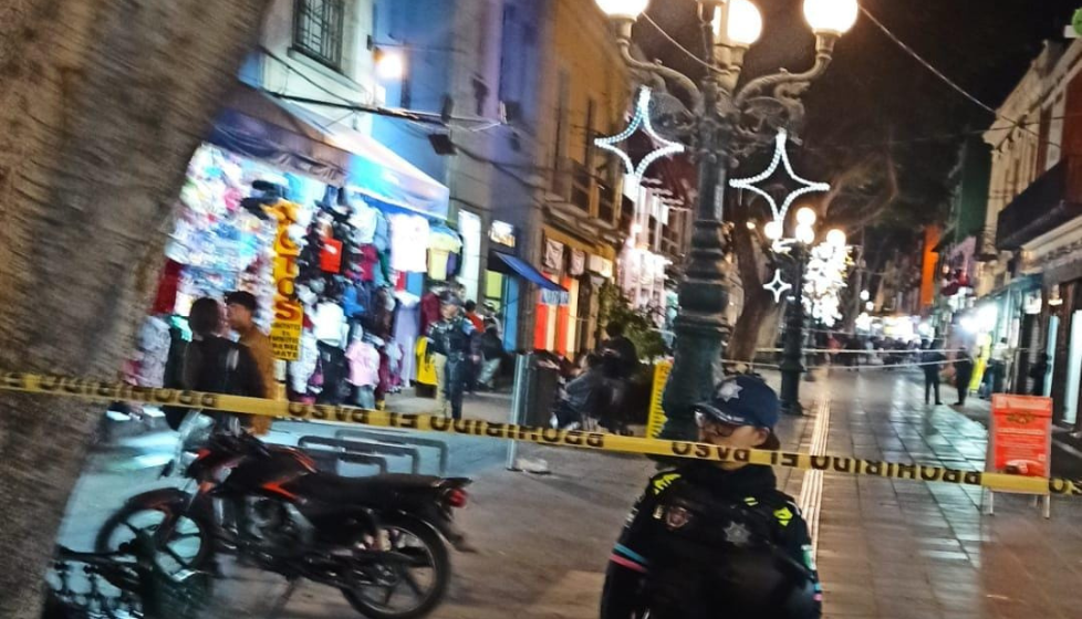 Muere una mujer en la calle 5 de Mayo, centro de Puebla