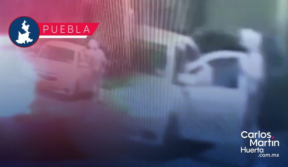 En segundos, roban coche a conductor en Loma Bella