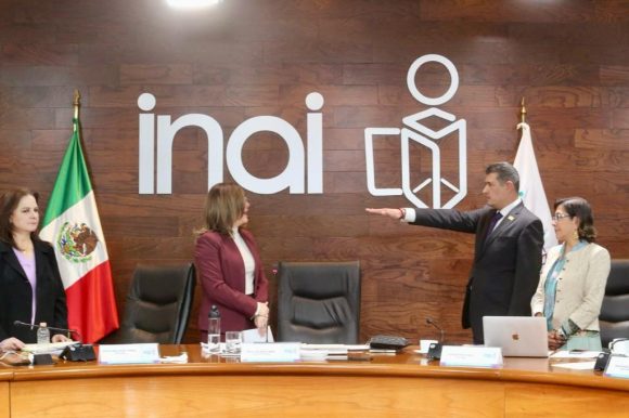 Adrián Alcalá es el nuevo comisionado presidente del INAI