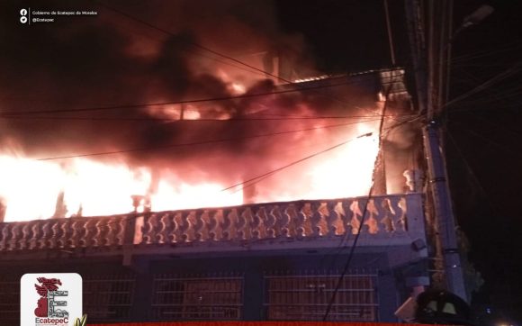 Incendio bodega Ecatepec (VIDEO) Incendio en inmueble de Ecatepec deja un muerto