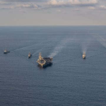 Buque de guerra de EE.UU. fue atacado en el Mar Rojo, revela Pentágono