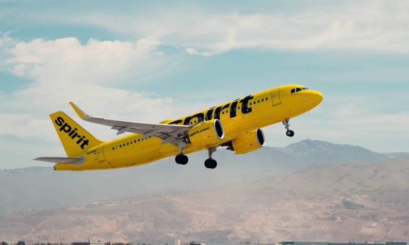 Aerolínea coloca en vuelo equivocado a niño que viajaba solo