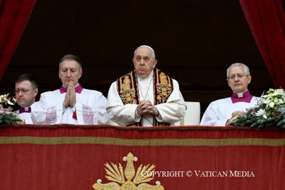 Papa Francisco pide fin de las guerras en su mensaje de Navidad