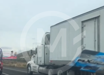 Atacan a balazos a tráilero sobre la autopista Atlixcáyotl – Puebla