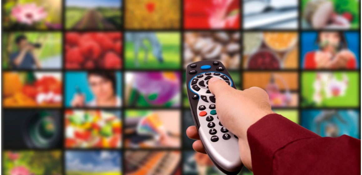 En México, 75% de las personas consumen contenidos audiovisuales en TV abierta y 54% en plataformas