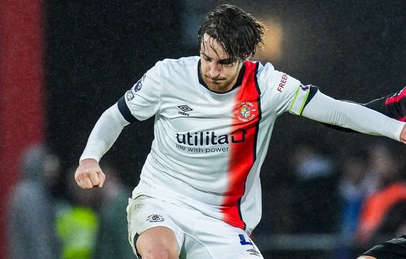 Tom Lockyer sufre paro cardíaco en partido de la Premier League