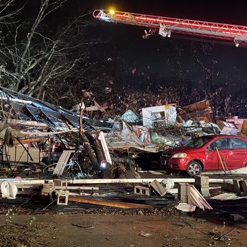 Tornado en Tennessee deja seis muertos y severos daños