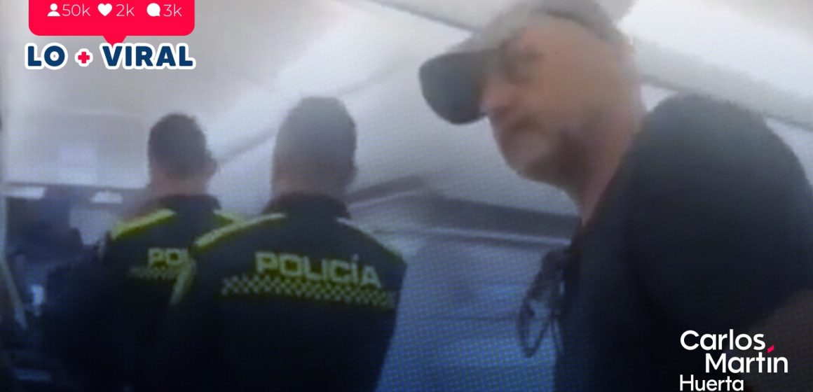 (VIDEO) Turista ebrio golpea a policías en un avión en Barranquilla
