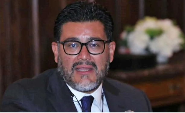 Reyes Rodríguez renuncia a presidencia del Tribunal Electoral