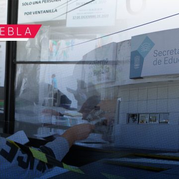 Inicia entrega de vales de despensa a trabajadores de la SEP en Puebla