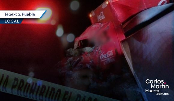 Volcadura camión Coca Cola - Izúcar Reabren carretera Izúcar-Cuautla tras volcadura de camión refresquero