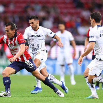 Las Chivas toman ventaja ante los Pumas en la ida de los Cuartos de Final