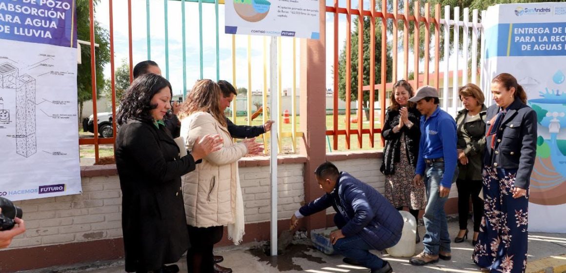 Pone en marcha Mundo Tletehui ecotecnias para recuperación de aguas pluviales en San Rafael Comac