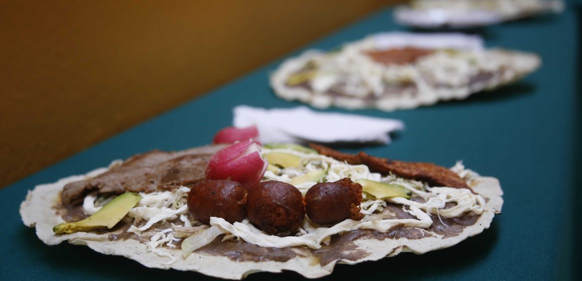 Declaran al quesillo y la tlayuda patrimonio Gastronómico de Oaxaca