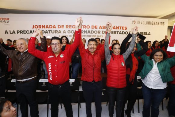 “Las encuestas no ganan elecciones”: Eduardo Rivera durante registro