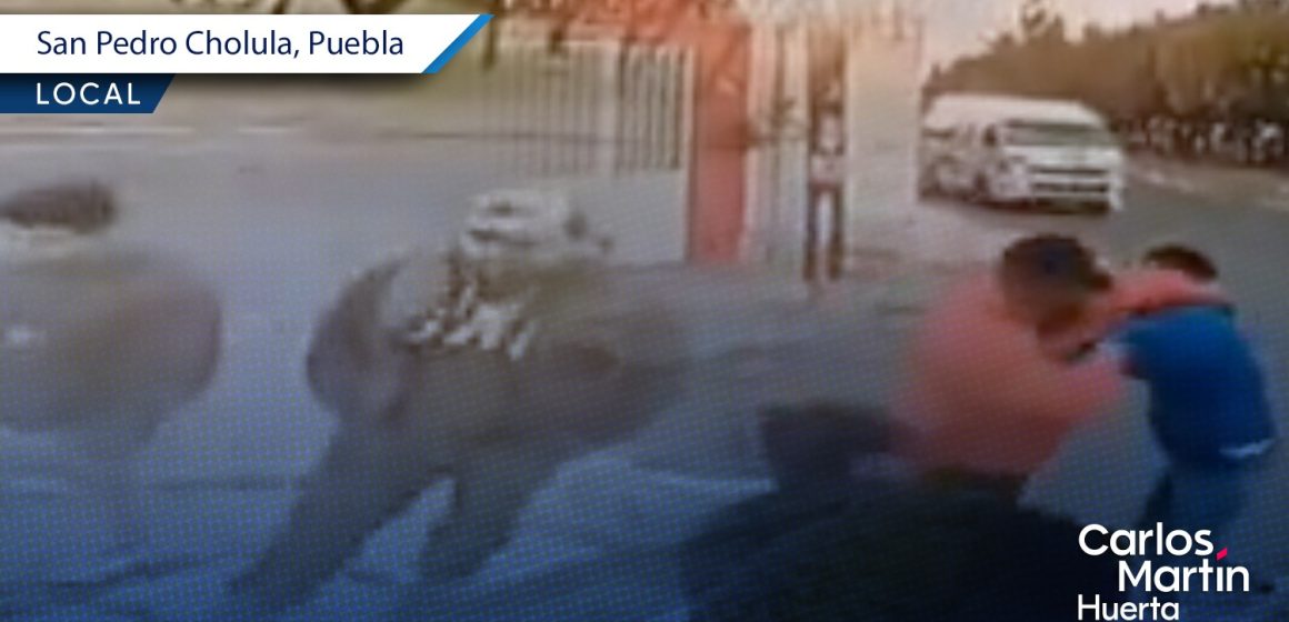 ¡Otra vez! Seis sujetos golpean a guardia de seguridad en San Pedro Cholula