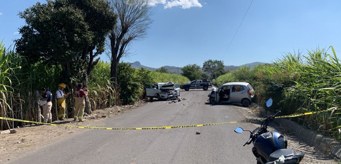 Aparatoso choque en la carretera Izúcar – San Carlos