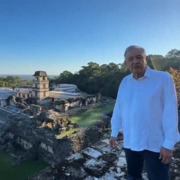 AMLO desea feliz Año Nuevo desde Palenque