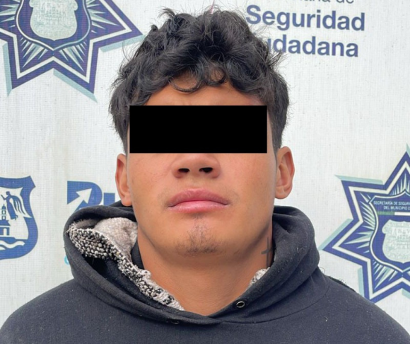 Un hombre es detenido cuando robaba una escuela en la  colonia Revolución Mexicana