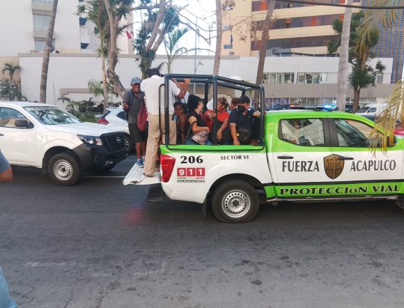 GDrBkcMWQAA7li0 Acapulco sufre por falta de transporte público