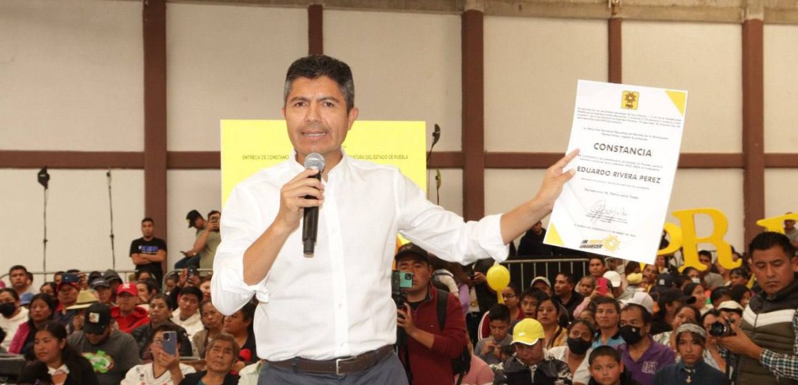 Recibe Eduardo Rivera constancia como candidato del PRD a la gubernatura de Puebla