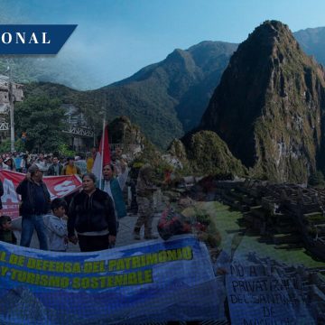 Paro indefinido en Machu Picchu obliga a evacuación de turistas