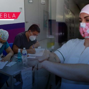 Regresa el uso obligatorio de cubrebocas para personal de salud en Puebla