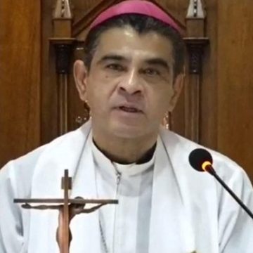 Nicaragua excarcela y expulsa a sacerdotes, incluido el obispo Álvarez
