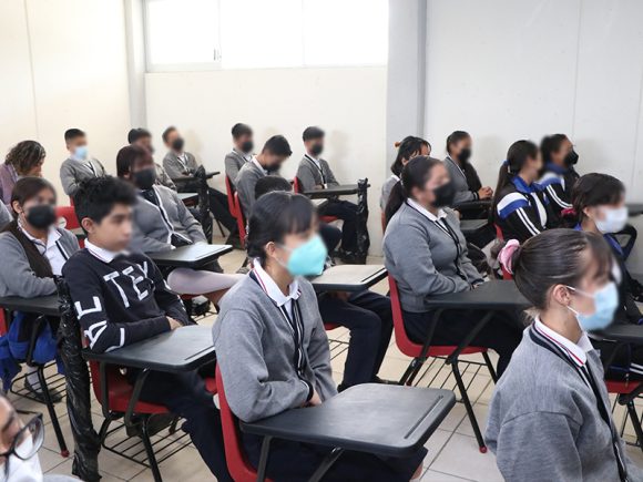 SEP5_(1)_4 Regresarán a clases más de 1.3 millones de estudiantes el 8 de enero